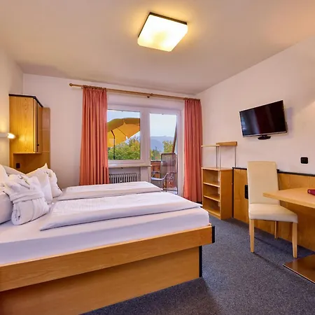 Aura-hotel 3*