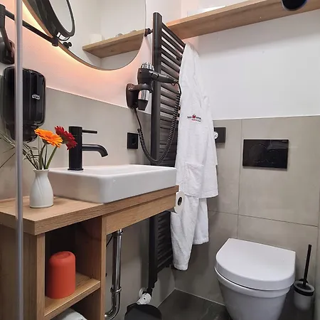 أورا-زاولغروب فندق زولغرُب